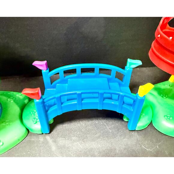 Peppa Pig Fun Fair Playset merry go round, walking bridge & Ferris wheel - Picture 5 of 5